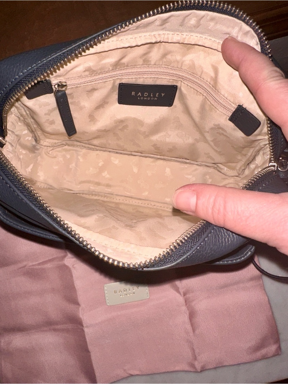 RADLEY LONDON Grained Leather Camera Crossbody in Navy - Picture 9 of 12